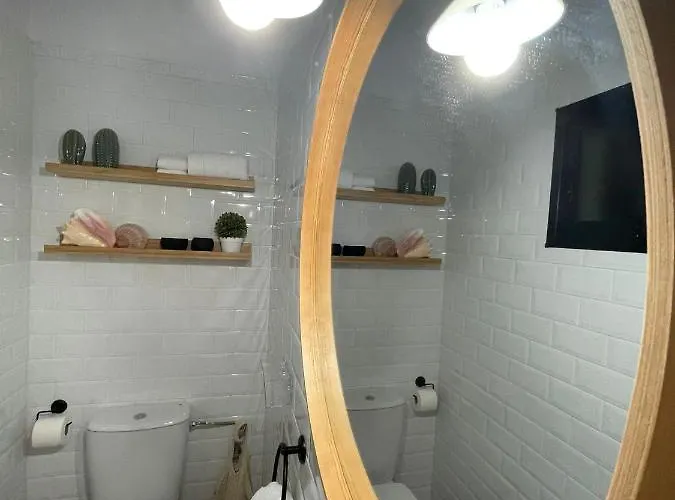 Vista Faro Sardina 公寓